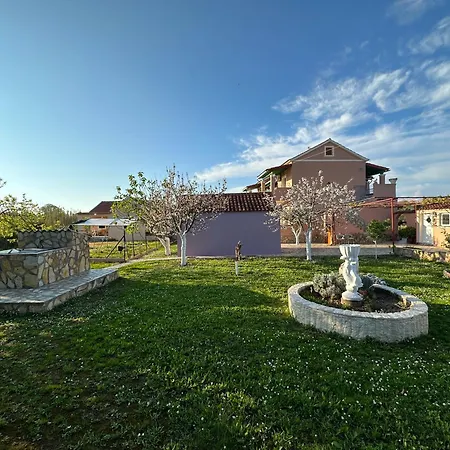 Telis Appartement *